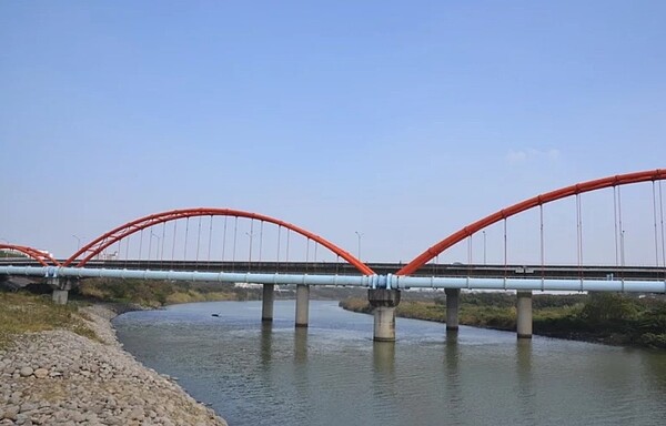 台灣濕盟近年來投入二仁溪生態調查並認養濕地,正規畫把二仁溪下游提報內政部,爭取列為國家重要濕地。記者鄭惠仁/攝影 鄭惠仁