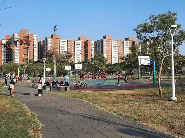 勵志新城街景。圖／東森房屋提供