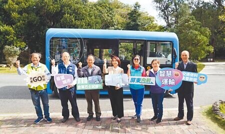 
屏東縣引進自駕巴士，首站選在墾丁國家森林遊樂區試運行。（林和生攝）
