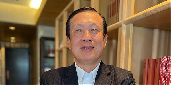 鄉林集團董事長賴正鎰表示,今年是鄉林的積極購地年,已備妥150億元的銀彈,準備在兩岸購地!圖/曾麗芳