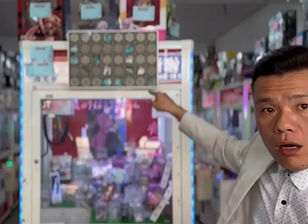 台中市議員江和樹為夾娃娃機店向小學生索賠氣憤不平。圖/江和樹提供