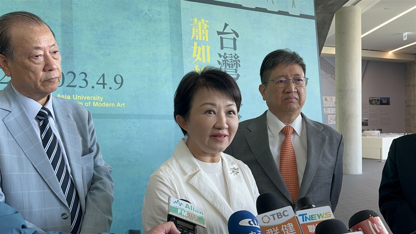 台中市長盧秀燕（中）。記者趙容萱／攝影 