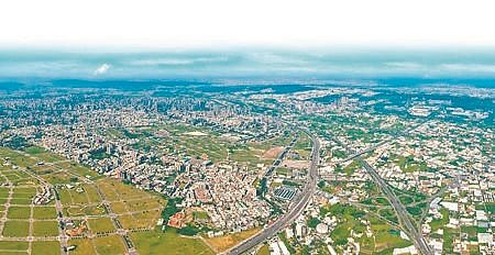 水湳經貿園區因坐擁台中綠肺之稱的「中央公園」及國際級重大建設「綠美圖」等指標,成為建築開發商兵家必爭之地。(本報資料照片)