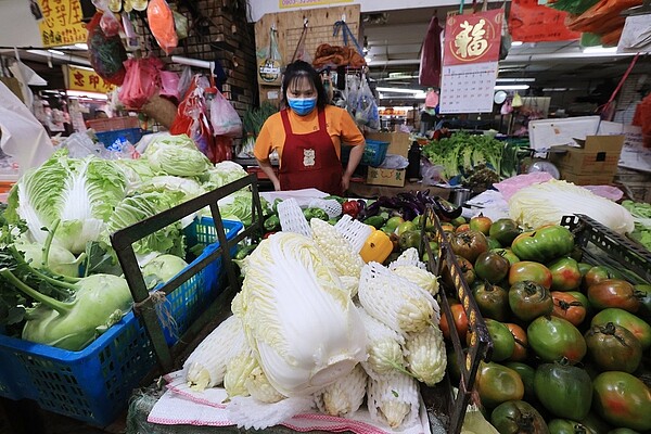 全球通膨居高不下，主計總處日前也上修台灣今年消費者物價指數（CPI）年增率破。聯合報系資料照