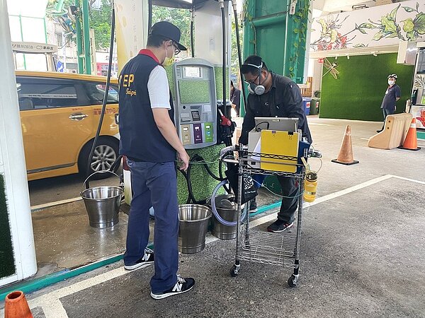 加油站管制降低油氣逸散。圖/台北市政府提供