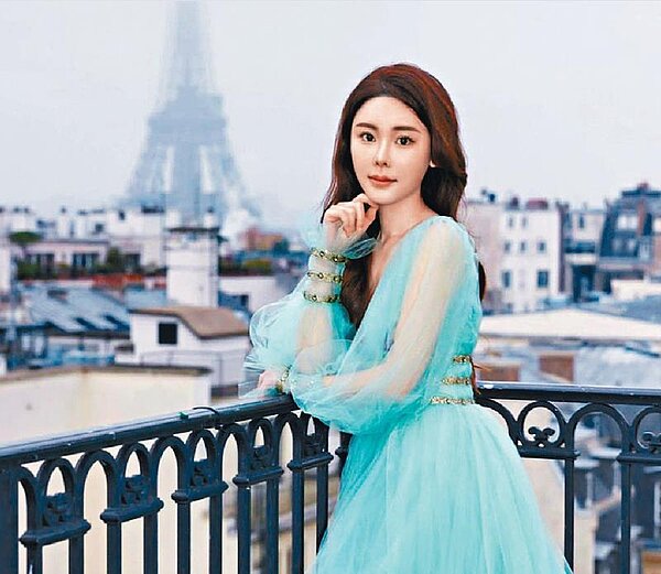 蔡天鳳不時出席法國巴黎時裝周活動。(星島網)