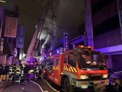 台中成功路大火燒12戶　消防動員150人灌救2小時終控制