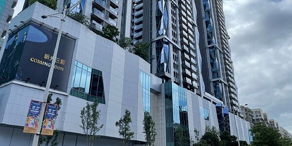 未來三年全台百貨商場將海量完工,百貨龍頭新光三越將插旗北市東區,進駐「鑽石塔Diamond Towers」。圖/蔡惠芳