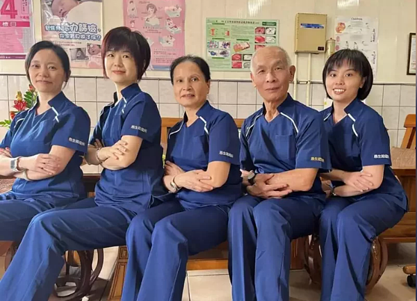 南投縣埔里的恩生助產所設立四十三年，所長王秀霞（中）指連台中榮總婦女醫學部都來尋求合作。圖／恩生助產所提供