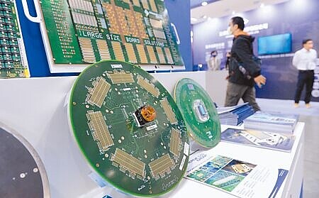 面對美中科技戰及各國布建半導體供應鏈下,台廠唯有厚植自身競爭實力,並扶植下一世代半導體技術發展,人才短缺的補強策略更是重中之重。圖∕本報資料照片