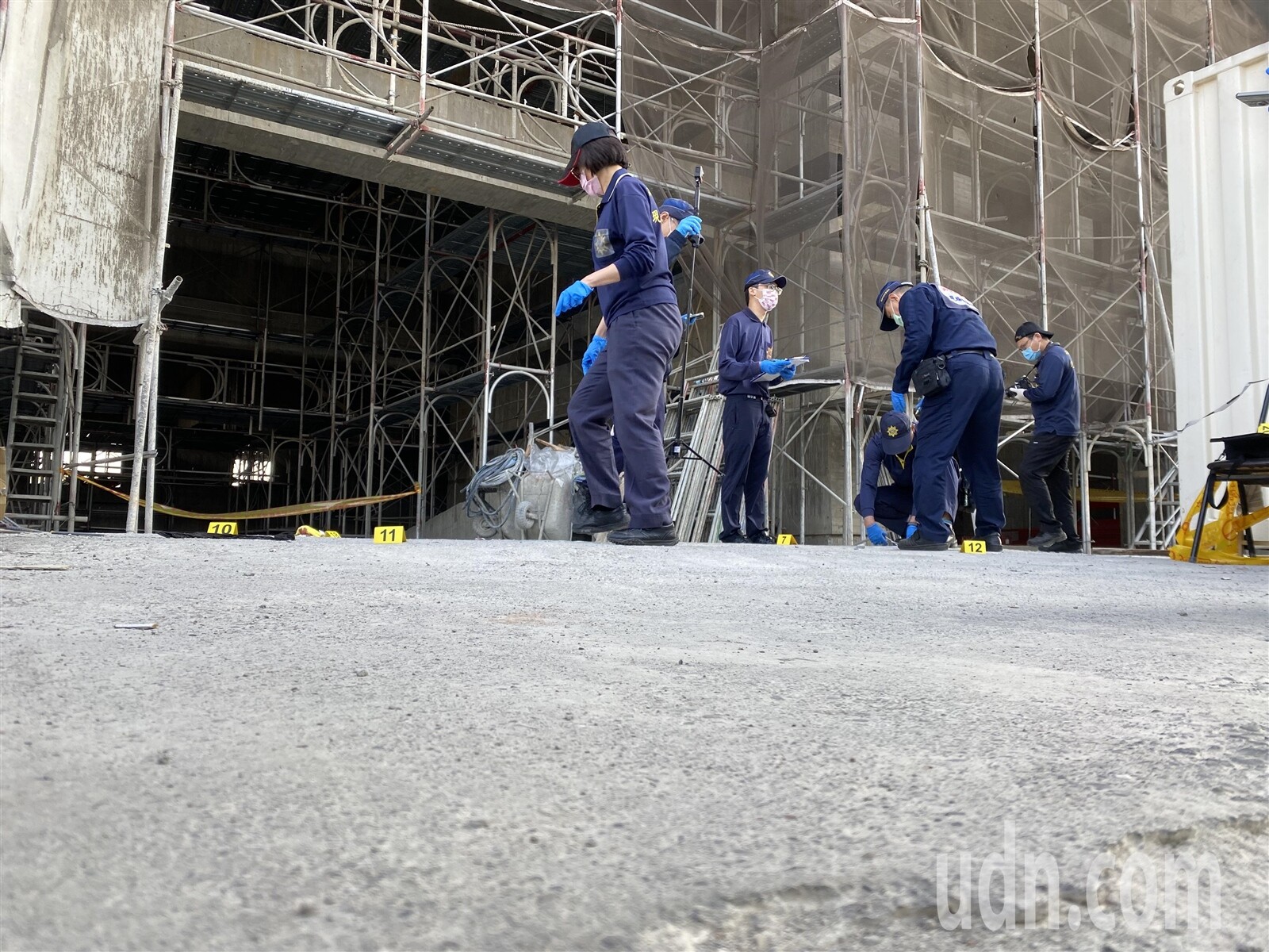 高雄橋頭區新南一街工地處，今天中午衝突，3人被砍傷，一人送醫不治。記者陳弘逸／攝影 