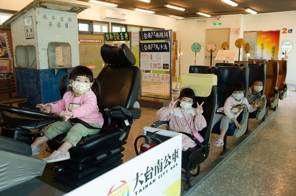 因疫情暫停營運的「大台南公車故事館」即起再度開放。圖／台南市交通局提供