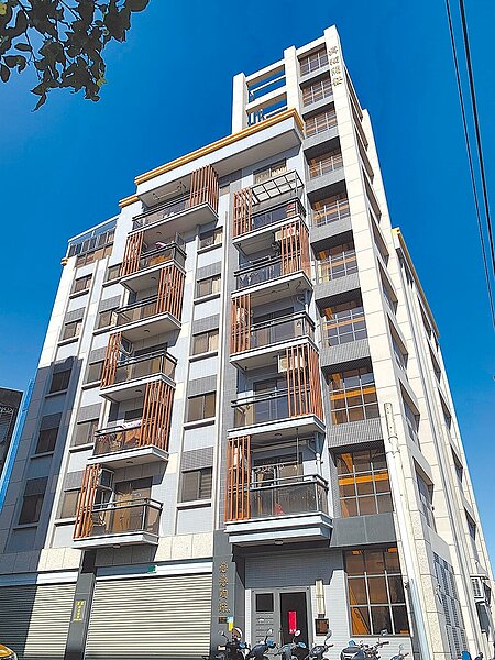 新北推動危險老舊建築物重建再加碼補助危老重建計畫書費用。圖為鶯歌陶瓷段都更完工圖。(新北市都更處提供/葉德正新北傳真)