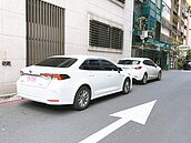 紅黃線違停不能檢舉　議員：淪類違停亂象