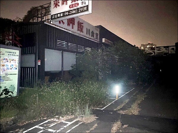 中科廣場吹熄燈號,讓不少消費者扼腕,店家損失不貲。圖/黃馨慧議員提供