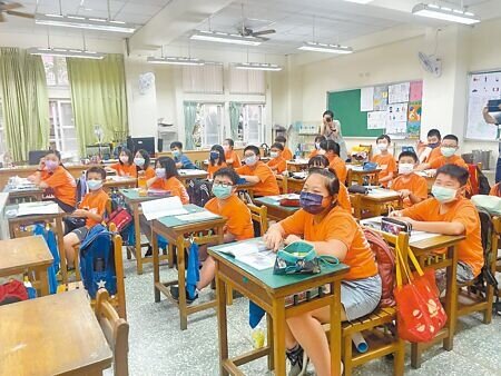 校園口罩令解除,桃園市大多數校長強調尊重學生自主意願。(本報資料照片)