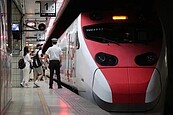 加強桃園疏運服務　台鐵將投入更多EMU900型電聯車