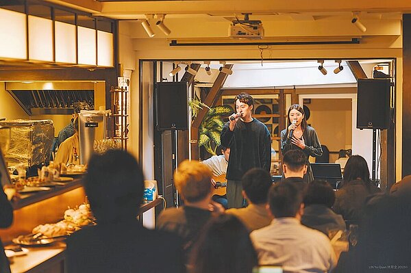 位於台北市中山北路1段的1棟百年日式建築,前身為咖啡廳「二條通.綠島小夜曲」,今年3月起變身為「二條通劇匯」。(榮耀基金會提供)