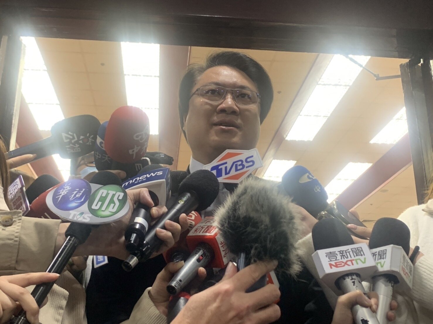 基隆捷運議題引外界關注,前基隆市長、內政部長林右昌今表示,基隆捷運的推動,「地方要多努力、中央要多支持」。記者黃煜穎/攝影