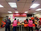 學成里揮毫贈春聯活動