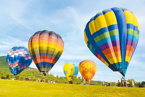 石門水庫中止委外營運,民代認為收費調漲、入園不便等因素才是民眾關心議題。(桃園市政府觀旅局提供/呂筱蟬桃園傳真)