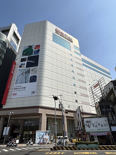 新光三越台南中山店大樓年底將公開標售。圖/業者提供