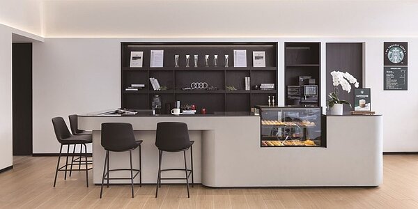 今年台灣奧迪導入全新據點餐飲服務標準,導入星巴克咖啡。圖/業者提供