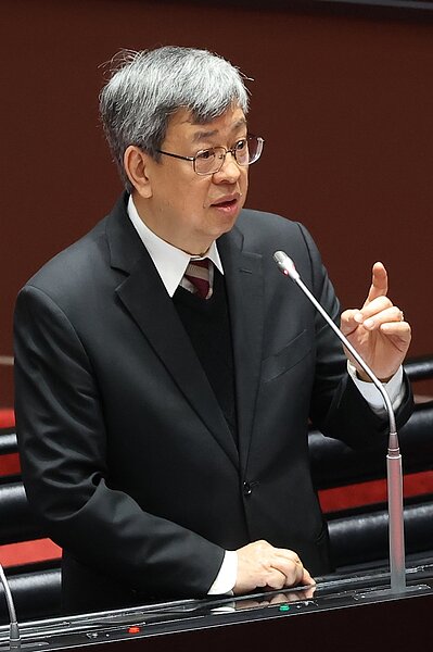 行政院長陳建仁強調,明年的勞保基金撥補預算至少1,000億元。記者葉信菉/攝影