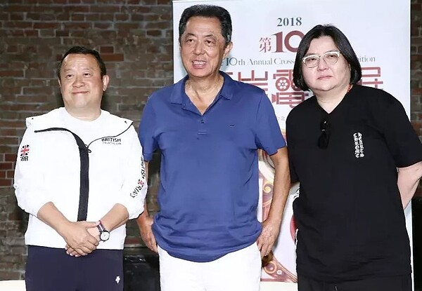 香港藝人曾志偉（左）指控已故製片、邱瓈寬（右）恩師裴祥泉生前簽立借據、本票借款發行新片，卻未依約清償，而裴逝世後也未收到款項，提返還借款訴訟要求裴的3名手足自遺產範圍內連帶返還5700萬元，台灣高等法院今判曾勝訴。 圖／聯合報系資料照
