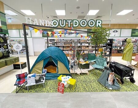 台隆手創館LaLaport沉浸式體驗店，以主題形式為賣點，圖為露營區主題。（古明弘攝）