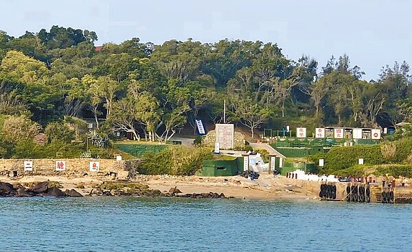 金門二膽島失聯陳姓上兵傳出疑似穿救生衣游泳到大陸,因體力不繼於海上被大陸海警救起。(民眾提供/于家麒金門傳真)