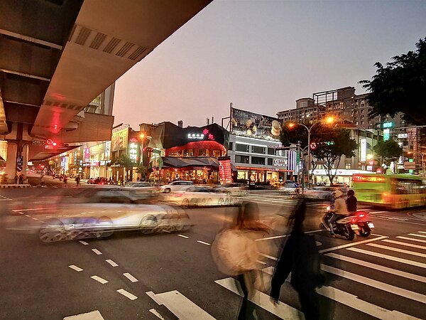 北屯崇德文心捷運特區擁有完善生活機能與便捷交通,房市前景看好。圖/業者提供