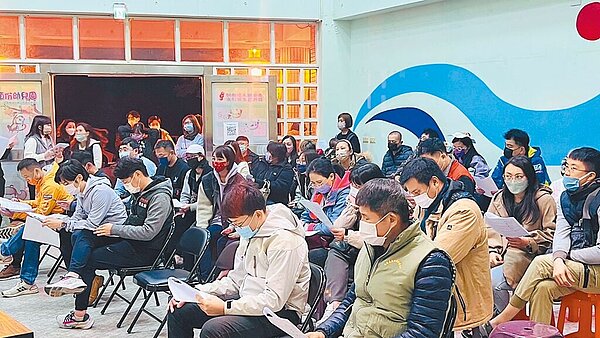 頭份市幼兒園再爆違規，市公所召開家長說明會。（頭份市公所提供／謝明俊苗栗傳真）