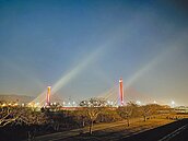 新東大橋重綻光芒　照亮後龍溪畔