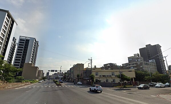 台電於新竹市西濱路一段辦理地下電纜管路工程,目前已核定該交維計畫。圖/取自google maps