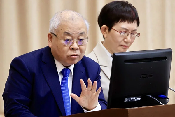 主計長朱澤民答詢。(記者林伯東/攝影)