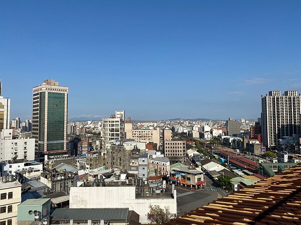 桃園市政府修正「桃園市都市更新單元劃定基準」規定，希望放寬都更門檻加速民辦都更。圖／桃園市住發處提供