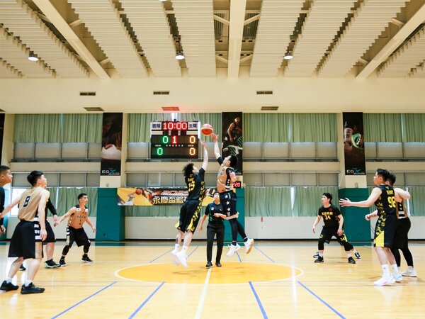 2023年永慶盃籃球賽在3月8日進行開幕戰，冠軍賽將於6月20日登場。圖／永慶房產集團提供