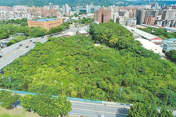 新北市與中央合作，將在板橋、樹林交界處國有地興建社宅，市府也將推動板樹醫養園區。（新北市城鄉局提供／葉德正新北傳真）