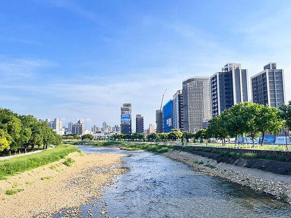 今年北台灣房市329檔推案預估量4182.37億元,較去年同期成長約2034.26億元、年增超過九成。 記者游智文/攝影