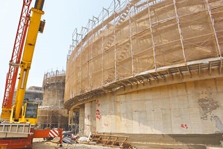 竹北勝利國中17日舉辦新建校舍上梁典禮,未來校舍建成後,能滿足在地學生就學需求。(邱立雅攝)
