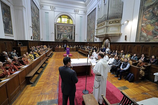 中華人間佛教聯合總會訪問團與耶穌會總會、聖若十字大學及天使大學進行交流研討