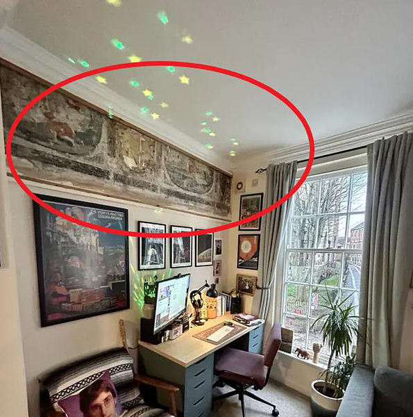 英國約克一名男子去年計畫翻修公寓裡的廚房,卻意外藉此發現一幅具有400年歷史的壁畫。Luke Budworth