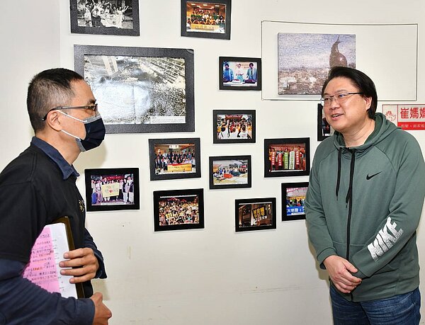 內政部長林右昌拜會居住正義倡議團體崔媽媽基金會。圖／內政部提供