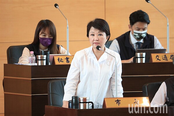 台中市長盧秀燕說,巨蛋經費多一倍,比起新竹球場,台中是核實編列,算客氣的。記者陳秋雲/攝影