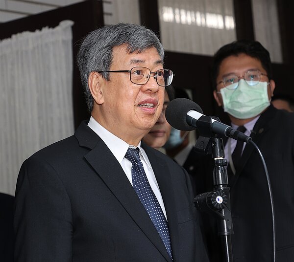 行政院長陳建仁（左）。聯合報系資料照／記者林澔一攝影 