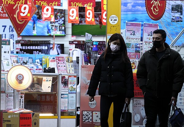 國發會委員會議今天通過第15次景氣循環高峰認定，在2016年2月是上一波景氣循環的谷底後，已經在2022年1月達到景氣循環高峰，目前進入景氣循環的收縮期。聯合報系資料照片／記者侯永全攝影 