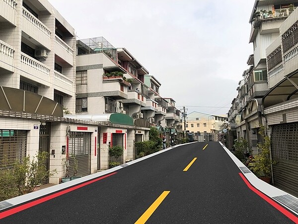 完工通車後可提供居民出入安全及便利的道路。圖/台中市府提供