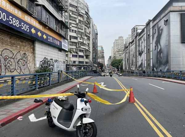 警方今早9時許獲報新生、錦州橋西南角獲報有女子路倒,抵達現場發現疑為墜樓案。記者蕭雅娟/翻攝