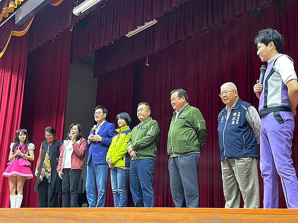 於3月18日費鴻泰委員邀請永慶房屋、台北市信義區里長們、MOMO親子同樂會共同舉辦親子理財活動。圖／永慶房產集團提供